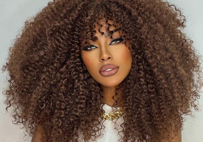 An In-Depth Guide To Wearing A Curly Weave